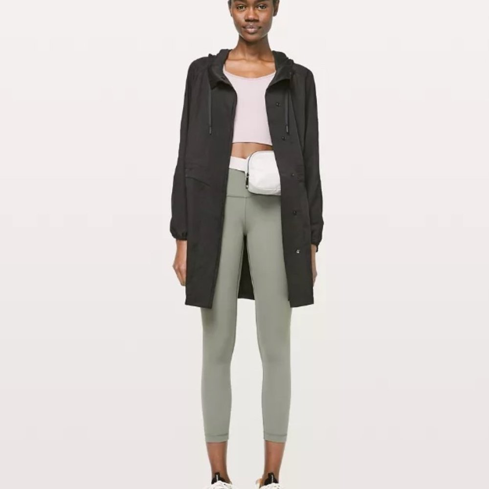 lululemon City Stroll Jacket in army green sz 2